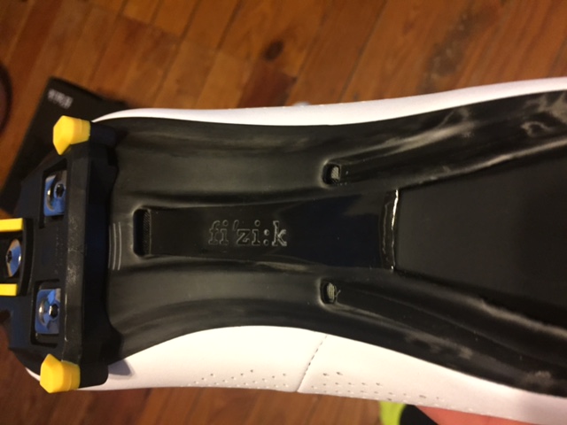 Fizik R1 Road Cycling Air Flow In Back