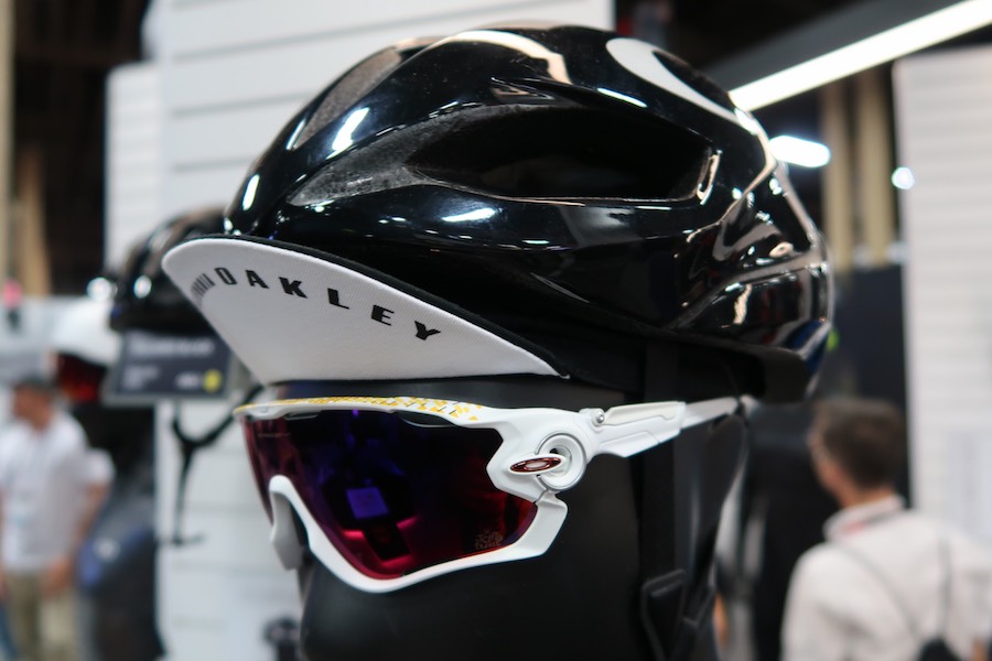 Oakley ARO5 Cycling Helmet Side