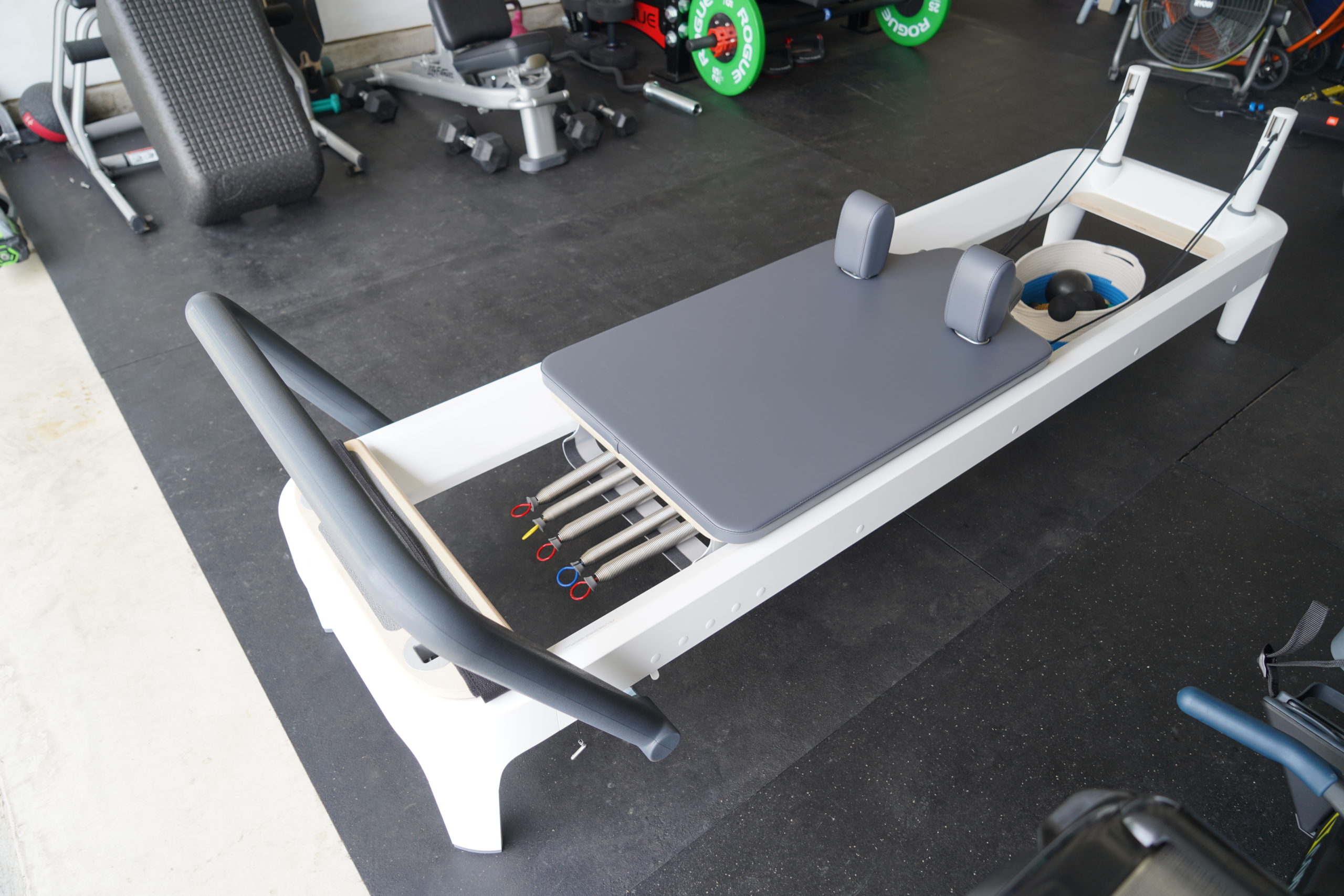balanced body Allegro 2 Reformer System, with Tower, Mat & Legs :  : Sports, Fitness & Outdoors